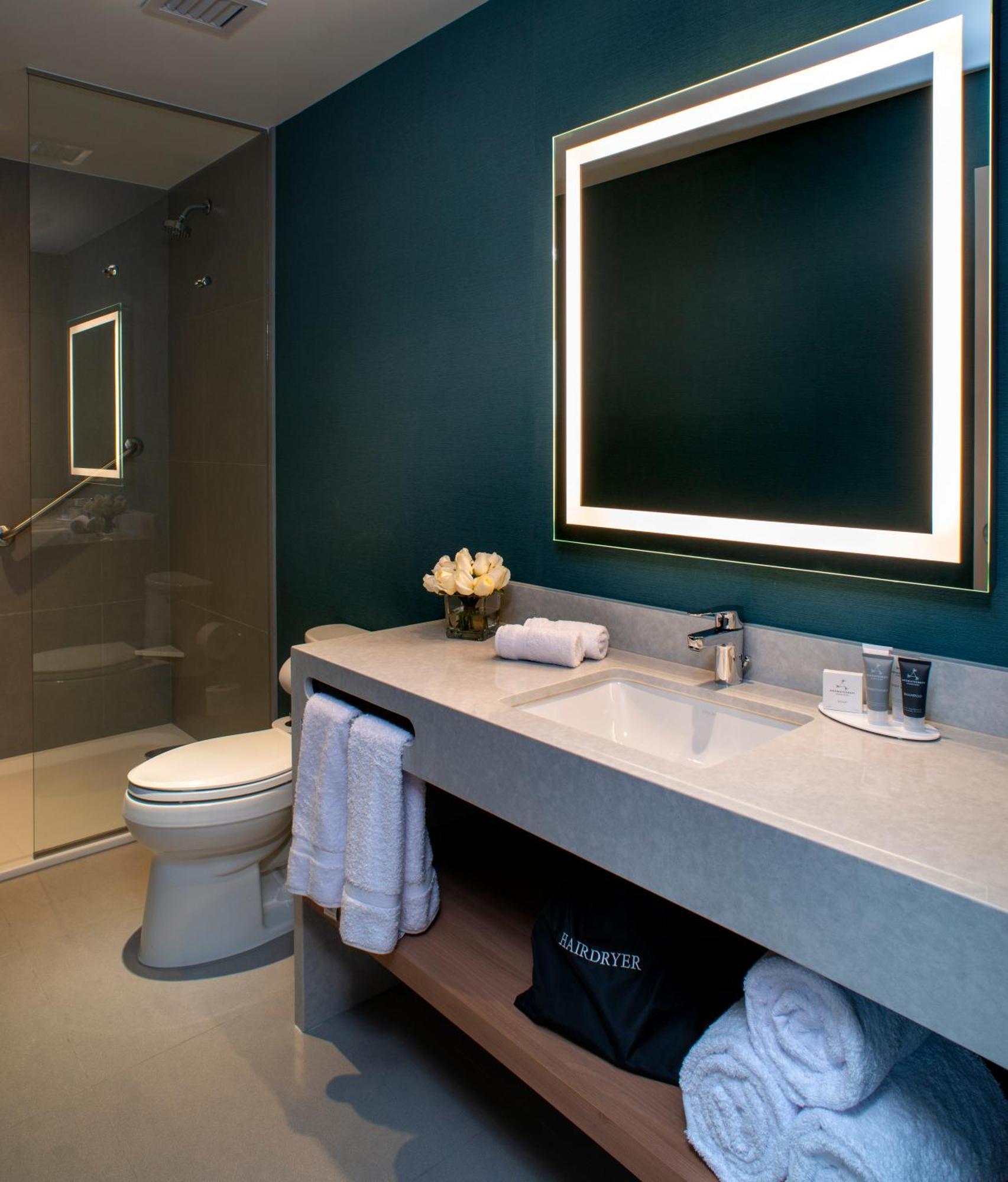 Fairfield By Marriott Miraflores Hotel